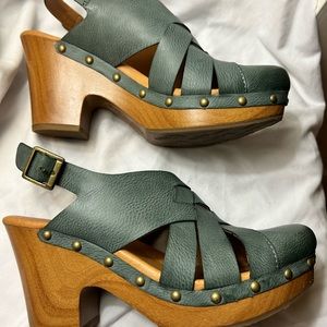 Korks Wynne Clog Sandals
